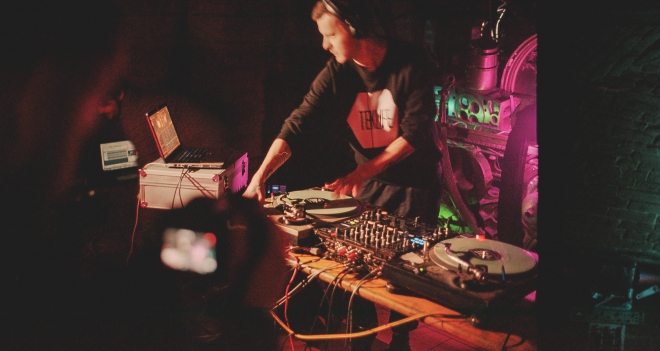 40 safensound, Cross club, Alyaz